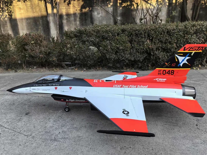 F-16 — 2.6 m, 1:6 scale photo 10